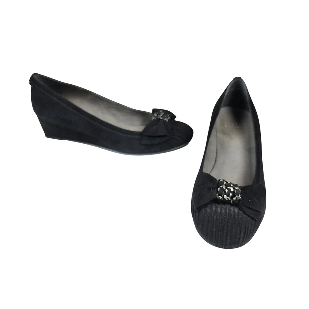 Stuart Weitzman Frobozzie Black Suede Pleated Wedge Bow Chain Link Shoe Womens 7